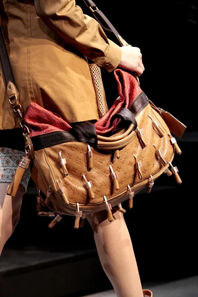 Look 24